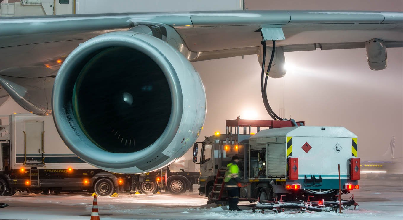 1366x744_Aircraft_Refueluing_shutterstock_533306536 1366x744_Aircraft_Refueluing_shutterstock_533306536
