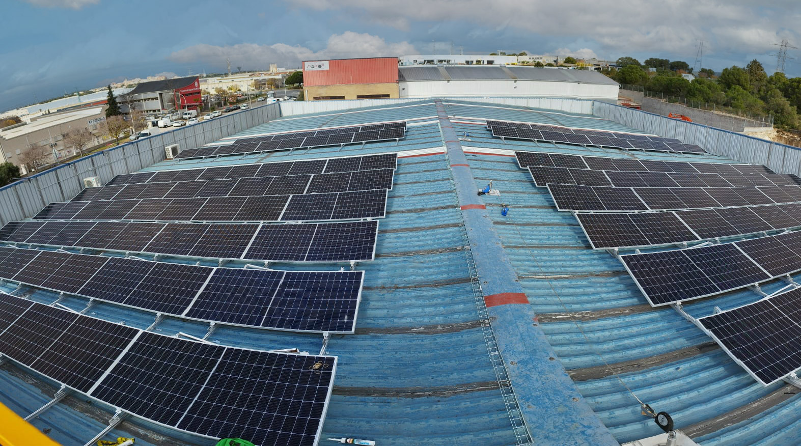 Tarragona-Solar-roof-finished